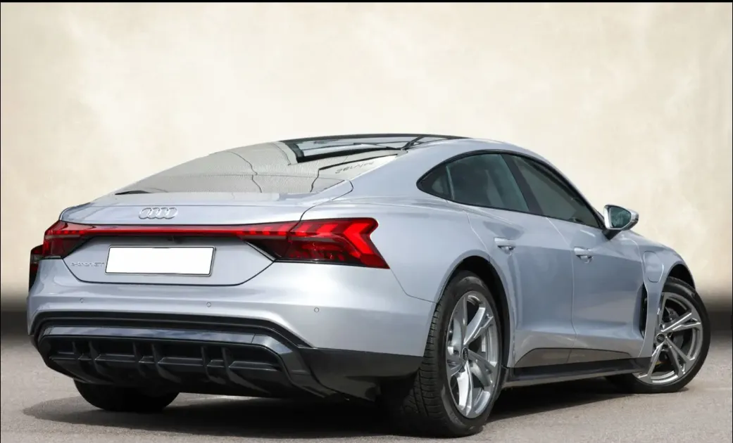 أودي اي ترون 2023